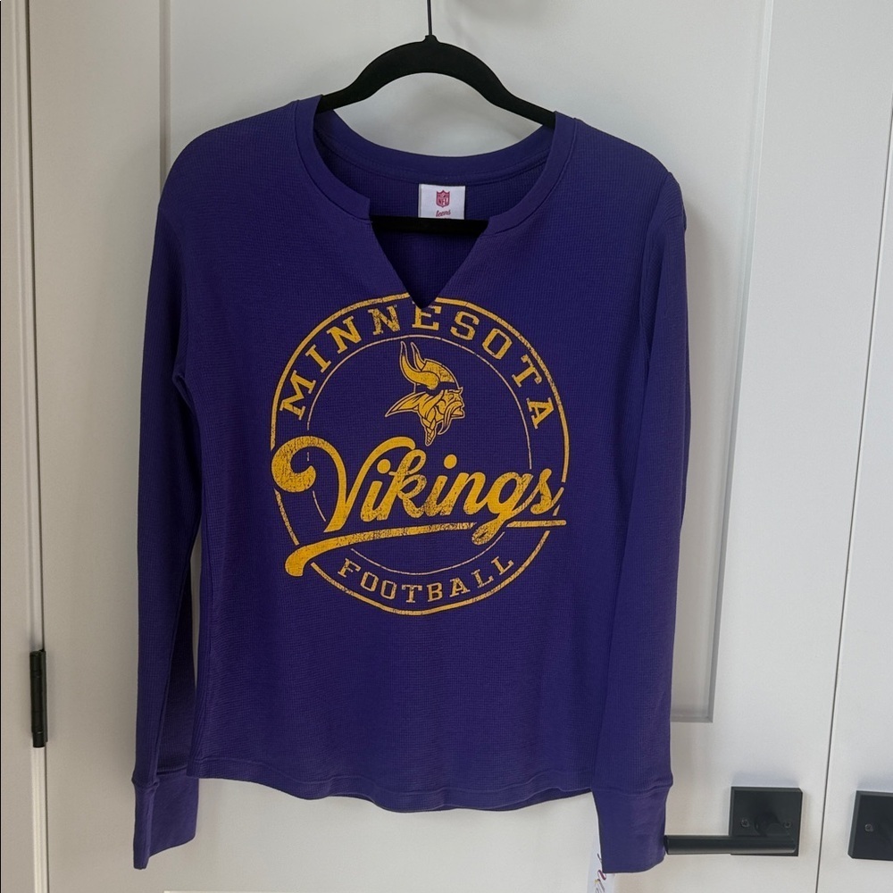 BNWT Minnesota Vikings Purple Long Sleeve Shirt - Picture 1 of 4